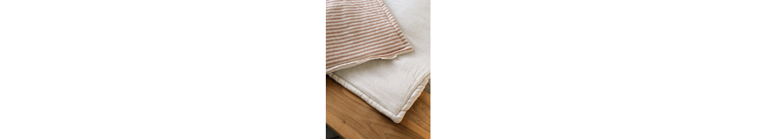 Pillows y Pies de Cama Estampados a Mano | Ana Garbers